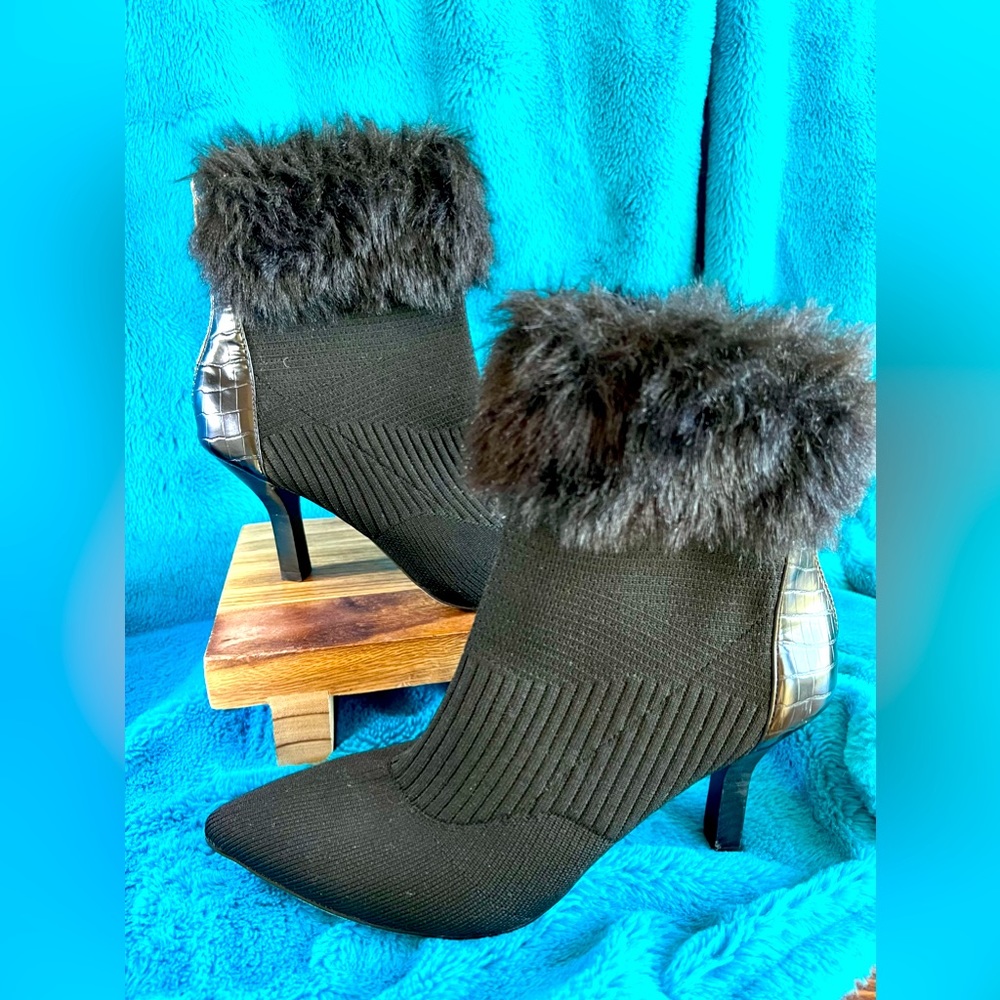 ADRIENNE VITTADINI heeled fur black bootie size 9